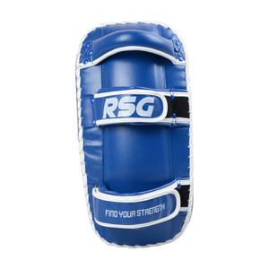 Almohadillas de brazo de perforación de cuero PU MuayThai de boxeo y Karate de alta calidad para entrenamiento profesional diseñadas por Reema Group of Companies - Product Image 1