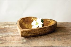 Bandeja de corazón de madera de mango con hoja de oro Plato interior Tablero de charcutería Regalos de inauguración de la casa Tamaño personalizado Color de madera natural - Product Image 6