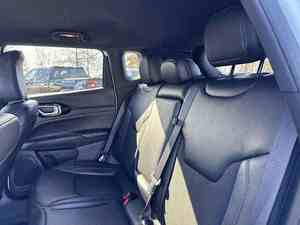 Compass Trailhawk 4WD 2024 de Bajo Kilometraje con Volante a la Izquierda, Asientos de Cuero, Interior Oscuro, Llantas de Aleación, Calefacción, Cámara Trasera - Product Image 5