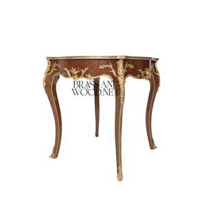 โต๊ะข้างสไตล์ฝรั่งเศสหรูหรา พร้อมลายดอกไม้ฝังประดับและตกแต่งด้วยทองเหลืองสีทองอร่าม สำหรับตกแต่งมุมห้องแบบคลาสสิก - Product Image 5