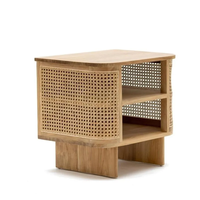 Table de chevet moderne en bois massif faite à la main avec rangement et détails en rotin