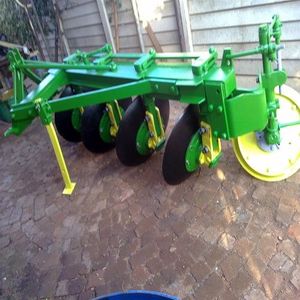 Grada de discos compensada montada en tractor de labranza de servicio pesado para arado de tierras agrícolas implemento agrícola eficiente - Product Image 2