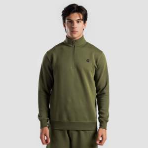 Sudadera Axis Olive con media cremallera, tejido French Terry, corte regular, diseño de patchwork serigrafiado y capucha bordada - Product Image 1