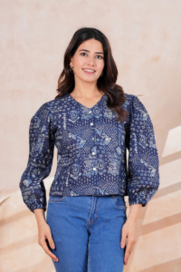 เสื้อครอปผ้าฝ้ายพิมพ์ลายดอกไม้สีฟ้าสำหรับผู้หญิง แขนพอง ทรงปกติ - Product Image 3