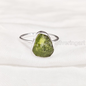 Bijoux en pierre brute bague pour femme péridot brut naturel pierre précieuse août pierre de naissance Simple plaine faite à la main bague en argent Sterling 925 - Product Image 2