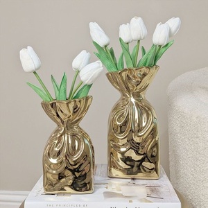 Florero de planta de oro y florero de diseño mejor para la decoración del hogar personalizado hecho a mano mejor decoración interior y diseño hecho a mano - Product Image 1