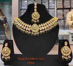 ENSEMBLE DE BIJOUX INDIENS TRADITIONNELS ET À LA MODE EN CUIVRE ENSEMBLE DE BIJOUX DE MARIAGE POUR FEMMES BOUCLES D'OREILLES ET COLLIER - Product Image 2