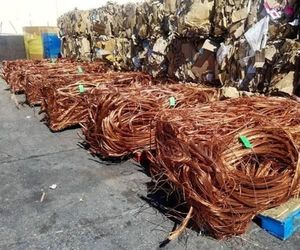 Déchets de fil de cuivre rouge |   Pureté du cuivre à 99,9 % |   Résistance ultime de 450 MPa |   Qualité supérieure - Product Image 2