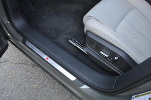 2022 para Audi e-tron Chronos Edition Wagon 1.900 millas de doble motor AWD asientos de cuero altamente equipados batería de litio R17 izquierda - Product Image 5