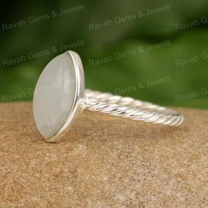 Meilleure vente Alliance pour femme en argent sterling 925 8x16mm pierre de lune blanche forme de marquise corde torsadée Design Fine Ring - Product Image 1