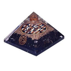 Pyramides d'orgonite de tourmaline noire Vente en gros de cristal naturel Pyramide d'orgone d'énergie de tourmaline noire à vendre - Product Image 3