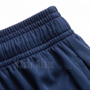 Tenue de football moderne en tissu à séchage rapide, coupe confortable, idéale pour les entraînements, les matchs et les performances sportives d'équipe - Product Image 4
