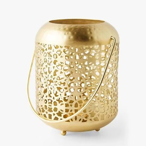 Lanterne décorative en métal pour le Ramadan fabriquée avec des matériaux de première qualité pour les réunions de famille Iftar et les célébrations de l'Aïd - Product Image 1