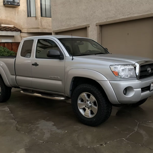 Toyota Tacoma PreRunner V6 2005 de Alta Calidad - Product Image 1