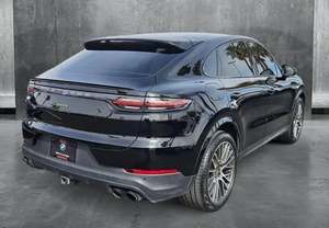 Cayenne Platinum Edition 2022 Usado, Automático, Volante a la Izquierda, Asientos de Cuero, Neumáticos R17, Techo Panorámico, Asientos Eléctricos - Product Image 5