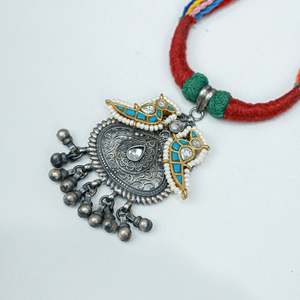 Colgante de Plata 925 Anokhi con Motivo de Loro Dori Multicolor, Engaste de Turquesa, Material de Oro Rosa, Abalorio con Patrón Numérico - Product Image 4