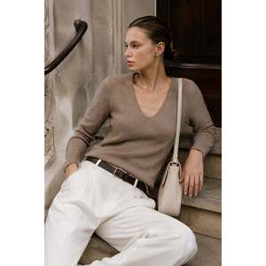 Blouse texturée à col en V et manches longues - Beige - Beige - Product Image 1