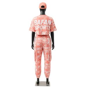 ชุดเสื้อครอปท็อปและกางเกงขายาวสำหรับผู้หญิง ผ้าคอตตอนเจอร์ซีย์พรีเมียม 180 กรัม สีพีชนุ่ม พิมพ์ลายสกรีนทั้งตัว พร้อมโลโก้สั่งทำ ชุดเซ็ตสำหรับผู้หญิง - Product Image 2