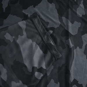 T-shirt camouflage coupe athlétique pour homme T-shirt camouflage forêt audacieux et confortable Vêtements d'extérieur classiques pour hommes - Product Image 4