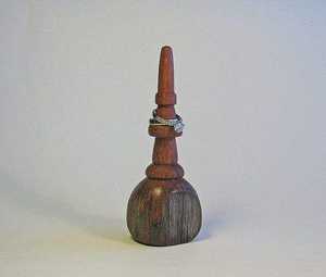 ที่ใส่แหวนไม้สไตล์วินเทจ & หรูหราผสมผสานงานทำจากไม้ธรรมชาติมาพร้อมแหวนซ้อนขาตั้งเรียวเรียบ - Product Image 5