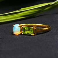 Bague Traditionnelle en Argent Massif 925 Plaqué Or avec Opale et Péridot, Classique et Ajustable, pour Femme, Mariage et Fiançailles
