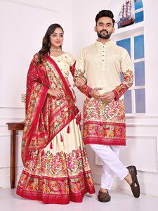 Ce beau combo assorti de Kurta et de Lehenga pour hommes de présentation de couple pour la saison des festivals - Product Image 3