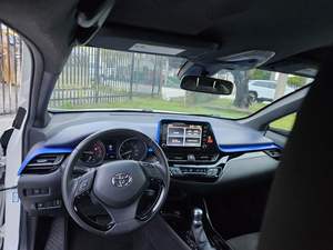 Toyota C-HR XL-E FWD SUV LHD 2020 Usado en Buen Estado - Product Image 2