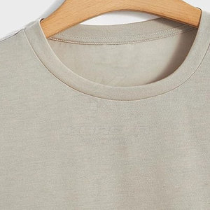เสื้อยืดโอเวอร์ไซส์ผู้ชาย ทรงปกติ ผ้าฝ้าย 100% คุณภาพสูง ระบายอากาศได้ดี แห้งเร็ว แฟชั่นทันสมัย เหมาะสำหรับใส่ลำลอง - Product Image 4