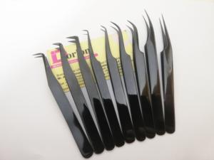 Pinzas de pestañas de plasma negro de acero inoxidable duraderas, extensión de pestañas, punta de fibra en forma de L de volumen curvo de 90 grados sostenible - Product Image 3