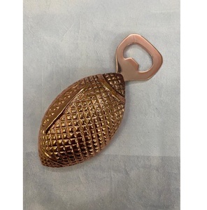 Ouvre-bouteille en métal en forme de football en laiton AK en cuivre fini Article standard pour ornements d'ustensiles de cuisine/accents de bar - Product Image 1