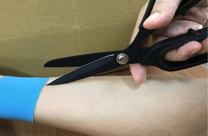 Tijeras de Acero Inoxidable Antiadherentes con Hojas Recubiertas de Fluoruro y Mango de Agarre Suave para Cortar Cinta de Kinesiología - Tijeras para Tela DIY - Product Image 6