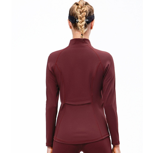 เสื้อแจ็คเก็ตออกกำลังกายสำหรับผู้หญิง ดีไซน์ประสิทธิภาพสูง ให้สัมผัสนุ่มสบาย กระชับพอดีตัว รองรับการเคลื่อนไหวอย่างอิสระ เหมาะสำหรับการฝึกซ้อม - Product Image 4