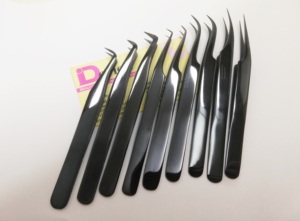 Pinzas de pestañas de plasma negro de acero inoxidable duraderas, extensión de pestañas, punta de fibra en forma de L de volumen curvo de 90 grados sostenible - Product Image 5