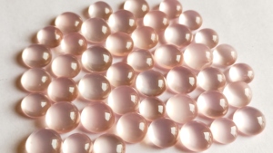 Piedras preciosas sueltas de tamaño personalizado al por mayor, cabujón facetado de cuarzo rosa natural, fondo plano de 4mm con precio competitivo - Product Image 2