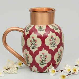 Jarra de Metal Elegante con Estampado Floral, Decorativa, para Agua, Diseño Estilizado para Mesa - Product Image 3