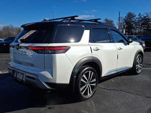 Nissan Pathfinder Platinum 4WD 2024 Usado en Excelentes Condiciones, Sin Accidentes, Volante a la Izquierda/Derecha - Product Image 2