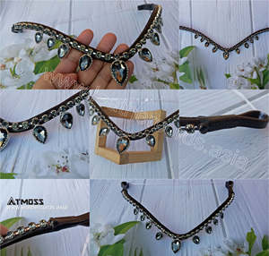 Frontalera para Caballo de Cuero Negro Hecha a Mano con Piedras de Cristal en Forma de Lágrima Colgantes |   Banda Decorativa Premium para la Frente del Caballo - Product Image 3