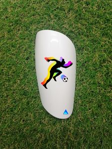 Equipo de protección de jugador de fútbol femenino de alto nivel Tipo 16 Espinilleras que cumplen con altos estándares - Product Image 4