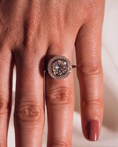 Anillo de boda de moda con estilo de oro rosa vintage, Diamante de moissanita Halo de corte redondo para compromiso, regalo de aniversario o fiesta - Product Image 2