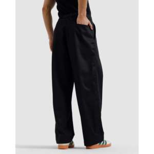 Pantalon plissé sur mesure XL à rayures fines en tissu de velours côtelé, décorations de logo personnalisées, surpiqûres colorées effet vieilli - Product Image 5