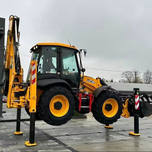Chargeuse-pelleteuse d'occasion JCB 5CX modèle 2022, 10 tonnes, godet de 1,3 m, moteur, boîte de vitesses, pompe, puissance 81 kW - Vente chaude - Product Image 2