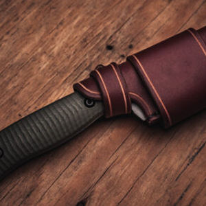 Funda de cuchillo de cuero de grano completo hecha a mano para Cuchillo de hoja fija personalizable OEM para aventuras al aire libre de supervivencia Bushcraft - Product Image 6