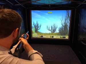 Máquina de juego de disparos de proyección <span class=keywords><strong>virtual</strong></span> 6 en 1 Juegos Simulador interactivo VR de alta precisión para diversión familiar y parques de atracciones - Product Image 2