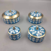 Petite boîte à bijoux en laiton avec incrustation de nacre, couvercle de rangement pour souvenirs, safran, BMS ENTERPRISES, origine Uttar Pradesh, Bms7656 0-1L