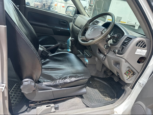 Voiture d'occasion de qualité et abordable, Isuzu KB KB-300 2007, conduite à droite - Product Image 4