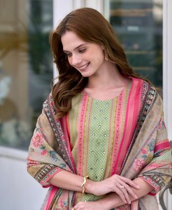 Elegante y Moderno Salwar Kameez Pakistaní para Mujer en Tela Roja con Traje Sharara Estilo Tenedor Cosido y Dupatta para Fiestas - Product Image 3