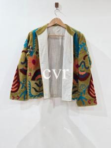 Abrigo Ecológico Uzbeko Bordado para Mujer, Abrigo de Lujo Hecho a Mano con Terciopelo Suzani, Estilo Boho para Fiestas de Invierno - Product Image 5