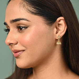 Boucles d'oreilles Jhumki et Jhumka en argent 925 de qualité supérieure avec diamants et zircons, breloques religieuses pour femmes, idéales pour les fêtes - Product Image 3