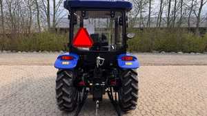 Tractor Diésel LOVOL de 35 HP con Cabina Cerrada y Cargador FL350 - Product Image 3