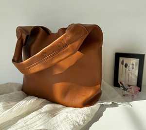 2025 Women's Luxury <b>Hobo</b> Handbag LHB-0139 Genuine <b>Leather</b> Shoulder <b>Bag</b> with Studs Design and Zipper Closure Fashion Handbag - Product Image 4